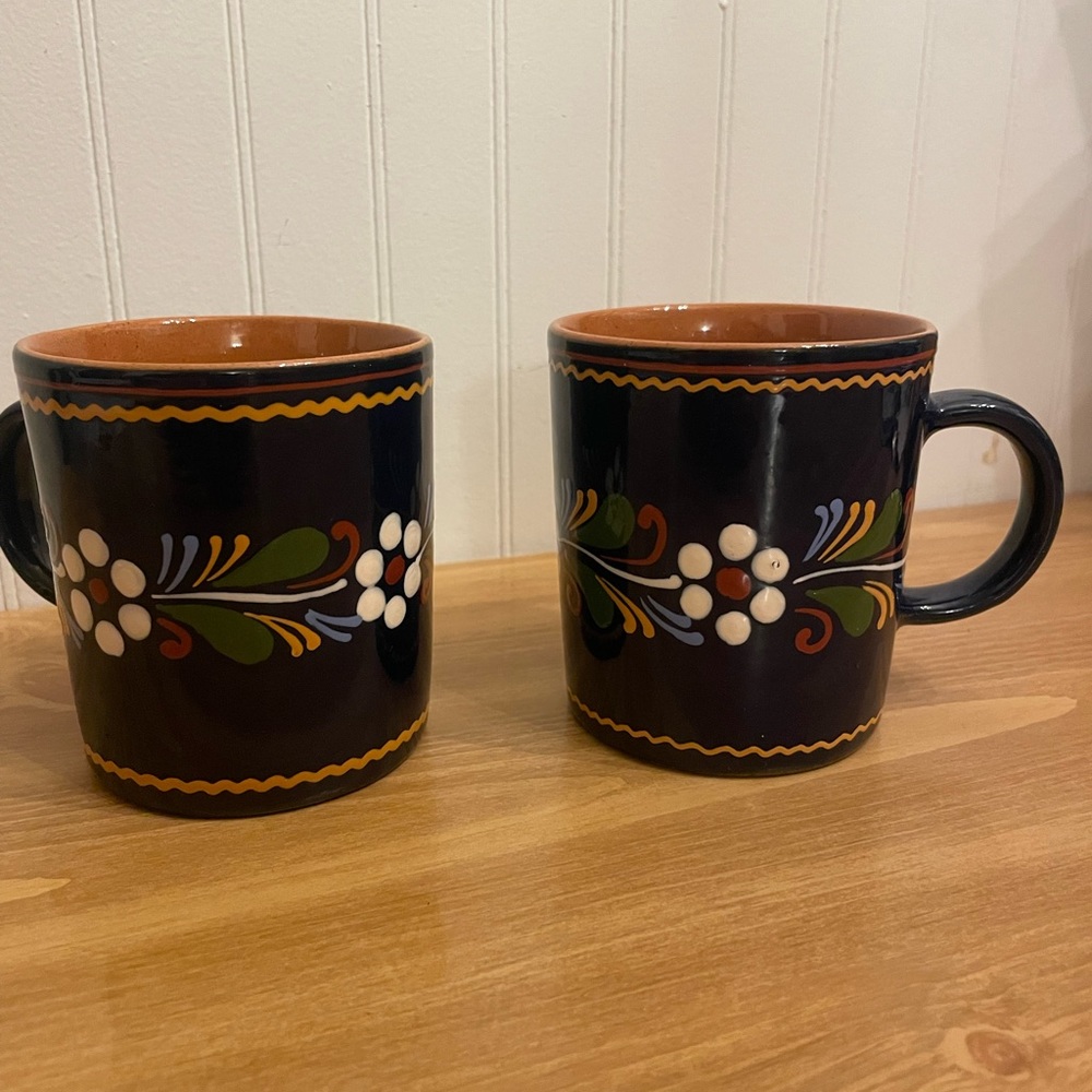 Pair of vintage stoneware coffee mugs cups blue with flowers daisies theme